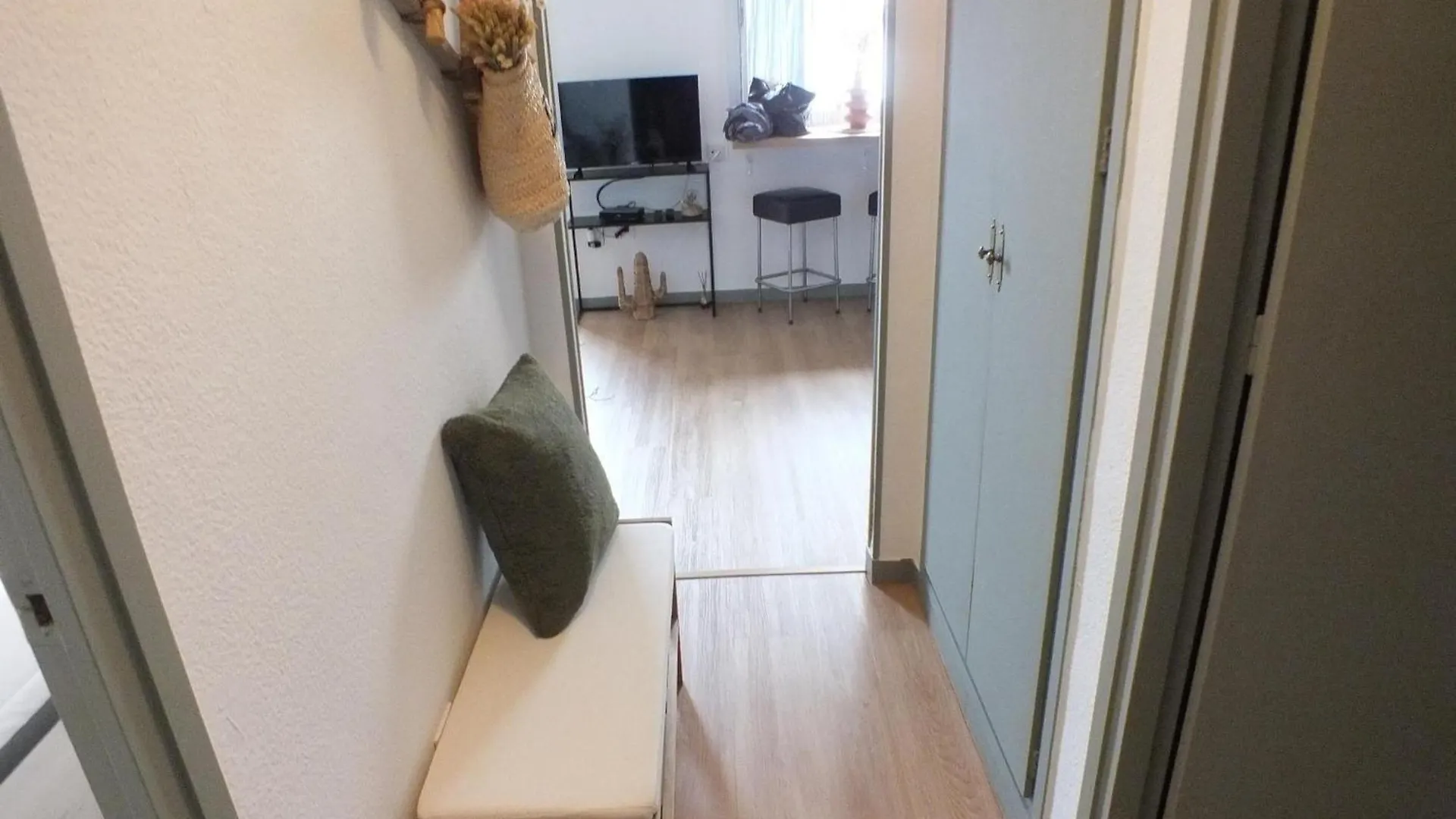 Apartamento Cerca De La Playa Con Terraza Y Aparcamiento Privado - Es-204-75 Rosas
