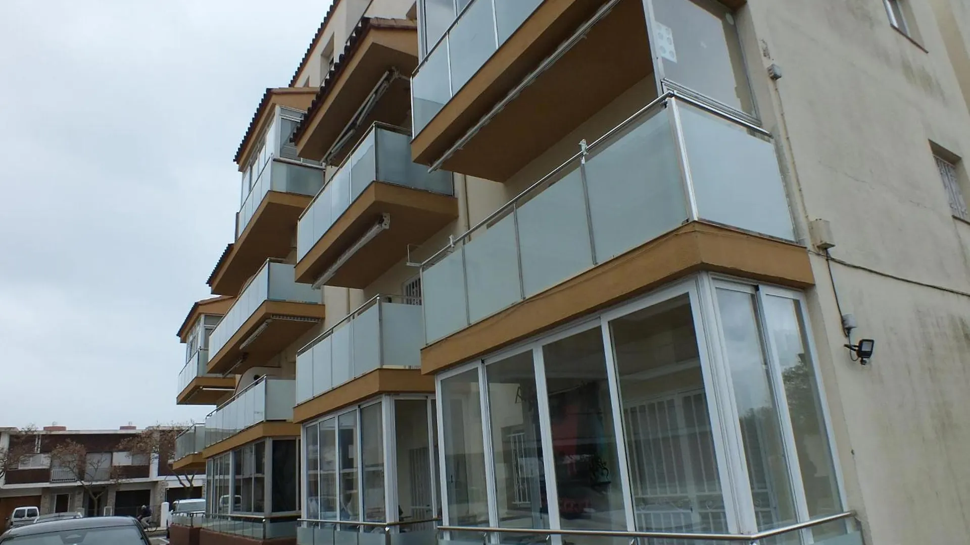 Apartamento Cerca De La Playa Con Terraza Y Aparcamiento Privado - Es-204-75 Roses Apartmán