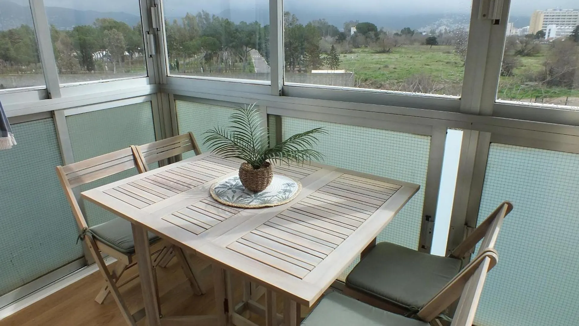 Apartamento Cerca De La Playa Con Terraza Y Aparcamiento Privado - Es-204-75 Rosas